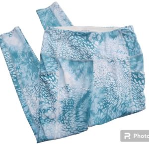 Chico's Zenergy Pocket Shaping Leggings Medium Watercolor Leopard Print Aqua